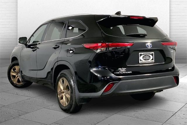 2023 Toyota Highlander Vehicle Photo in Lees Summit, MO 64086