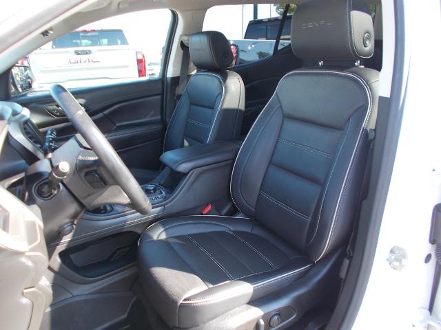 2023 GMC Acadia Vehicle Photo in LOWELL, MA 01852-4336