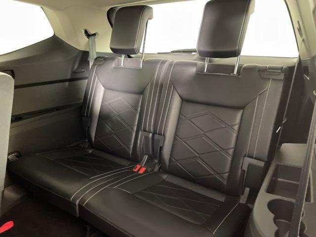 2024 Volkswagen Atlas Vehicle Photo in PHOENIX, AZ 85014-3381