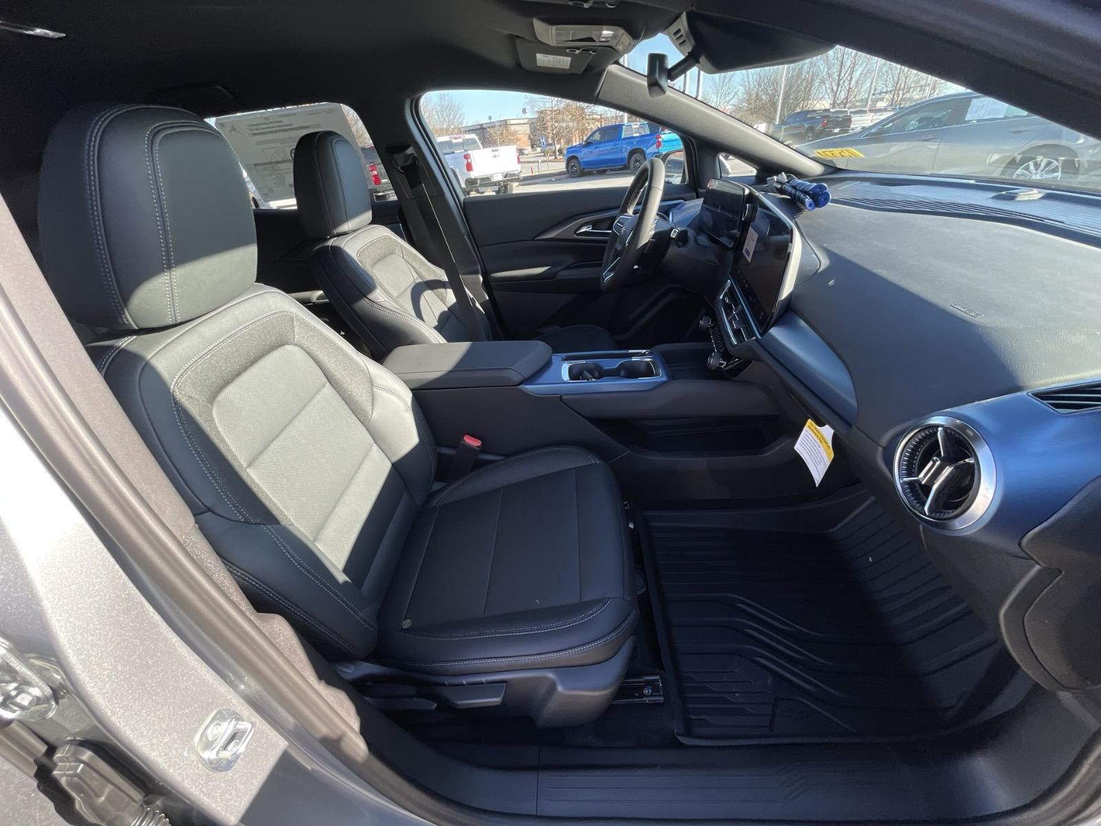 2025 Chevrolet Equinox EV Vehicle Photo in BENTONVILLE, AR 72712-4322