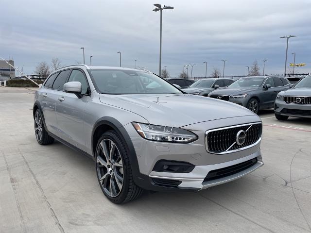 2025 Volvo V90 Cross Country Vehicle Photo in Grapevine, TX 76051