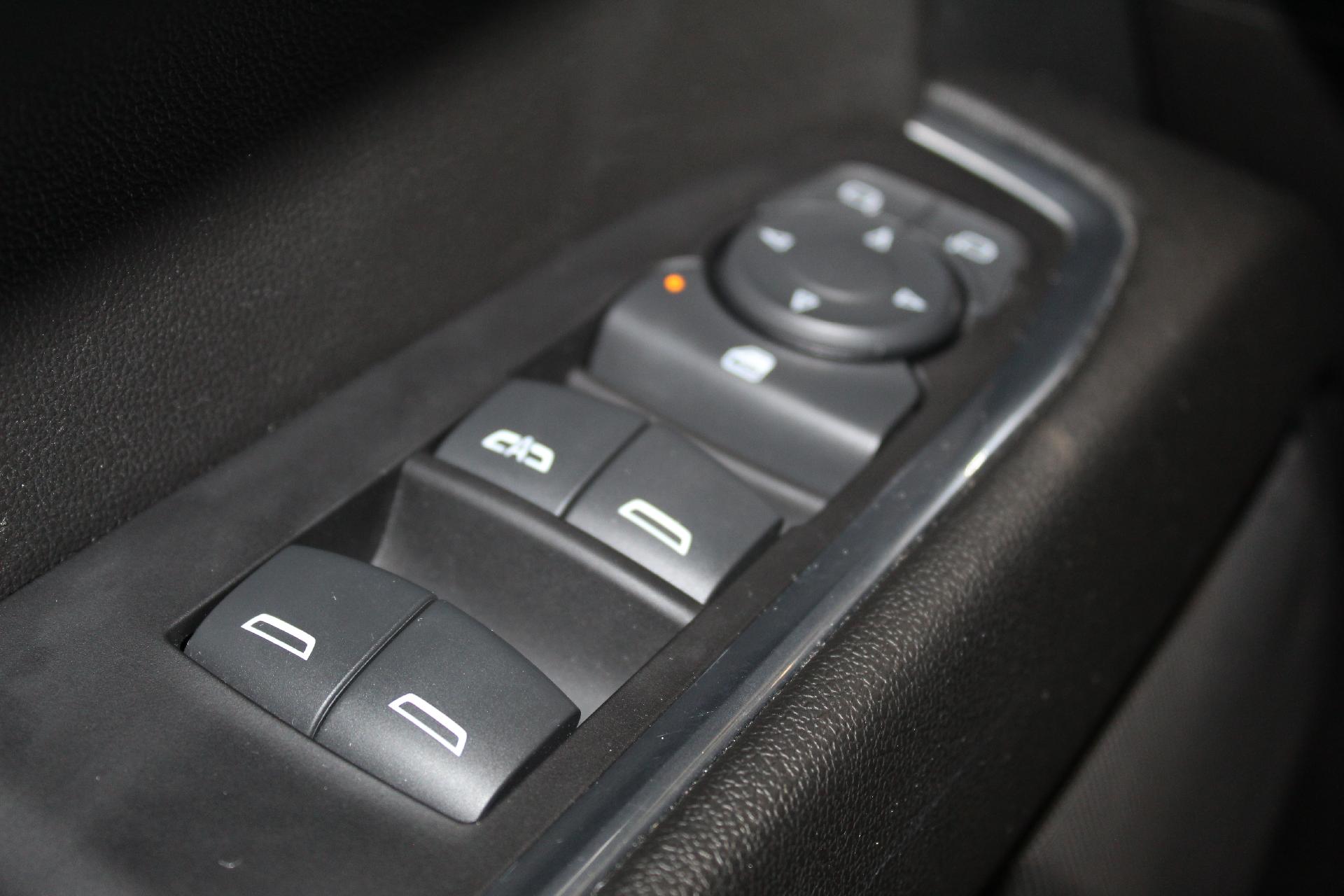 2023 Chevrolet Silverado 1500 Vehicle Photo in NORTHAMPTON, MA 01060-1120
