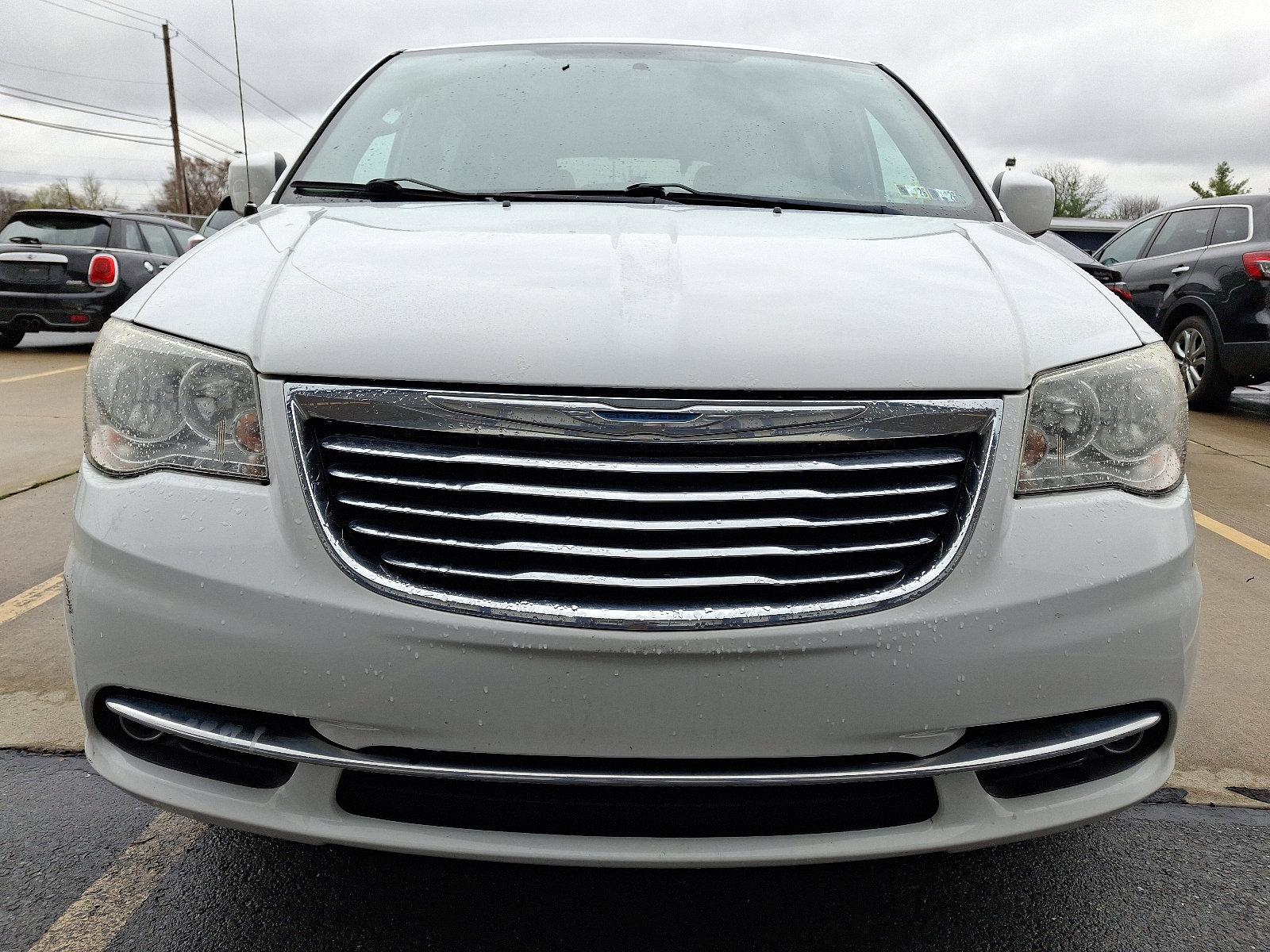 2014 Chrysler Town & Country Vehicle Photo in BETHLEHEM, PA 18017