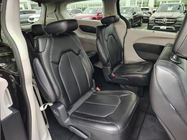 2024 Chrysler Pacifica Vehicle Photo in GREEN BAY, WI 54304-5303