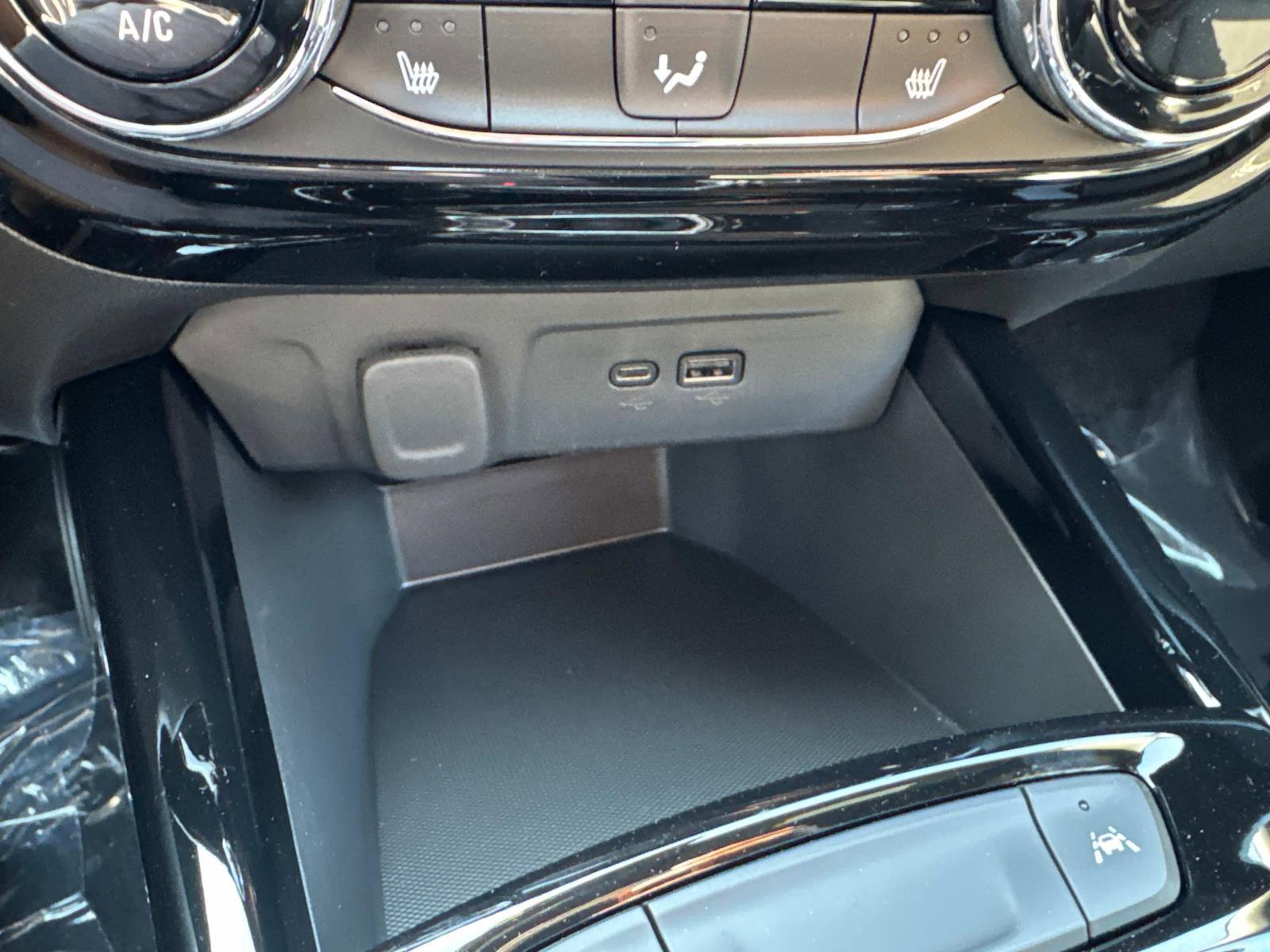 2025 Chevrolet Trax Vehicle Photo in LOS ANGELES, CA 90007-3794