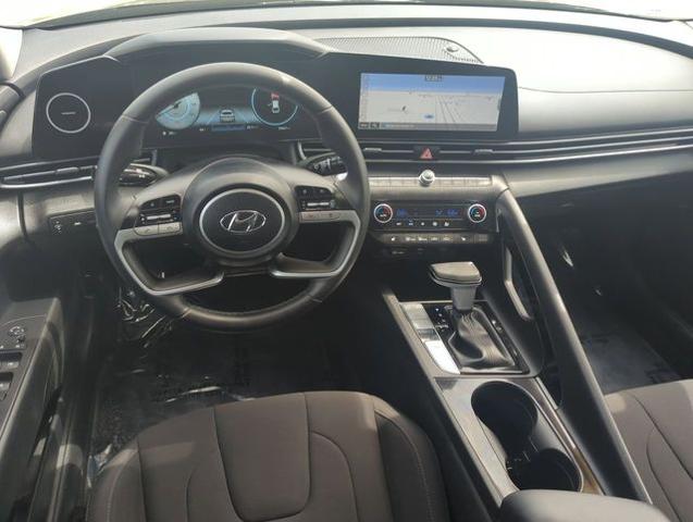 2023 Hyundai ELANTRA Vehicle Photo in Merrillville, IN 46410