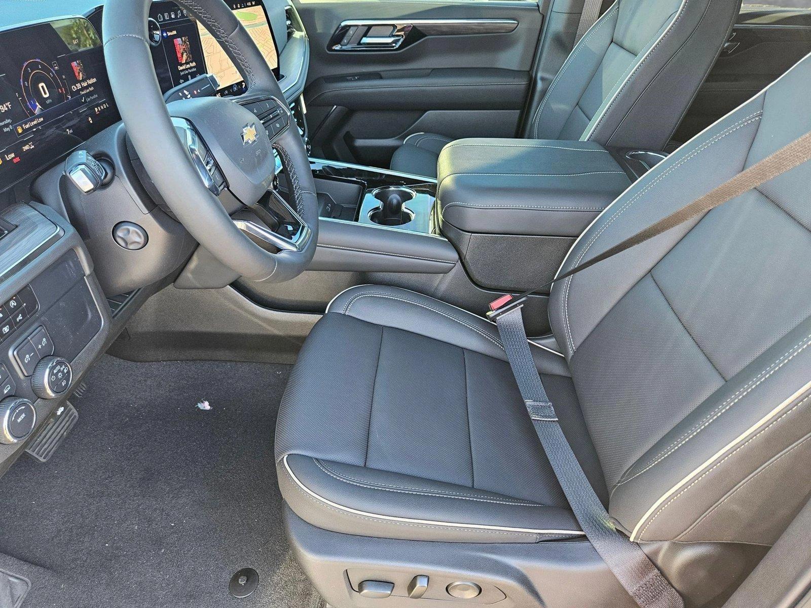2025 Chevrolet Suburban Vehicle Photo in PEORIA, AZ 85382-3715