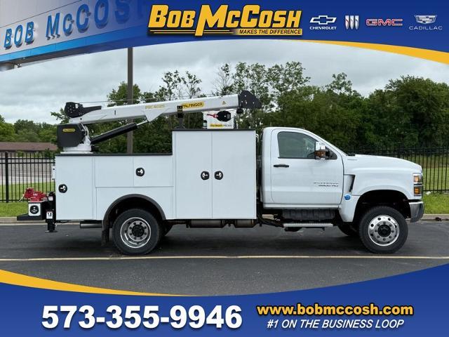 2024 Chevrolet Silverado 5500 HD Vehicle Photo in COLUMBIA, MO 65203-3903