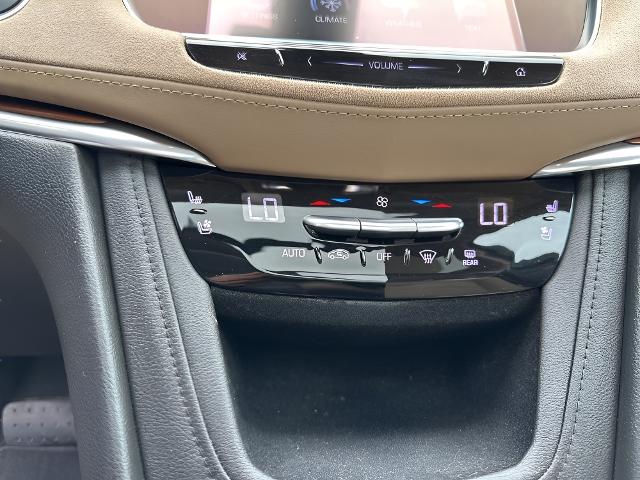 2017 Cadillac XT5 Vehicle Photo in MANITOWOC, WI 54220-5838