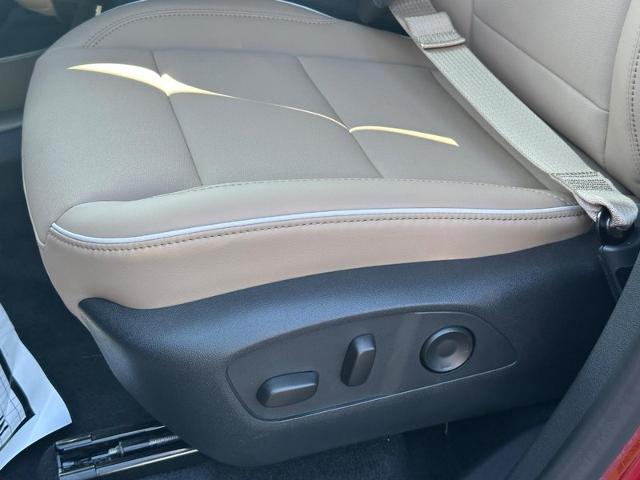 2025 Buick Enclave Vehicle Photo in COLUMBIA, MO 65203-3903