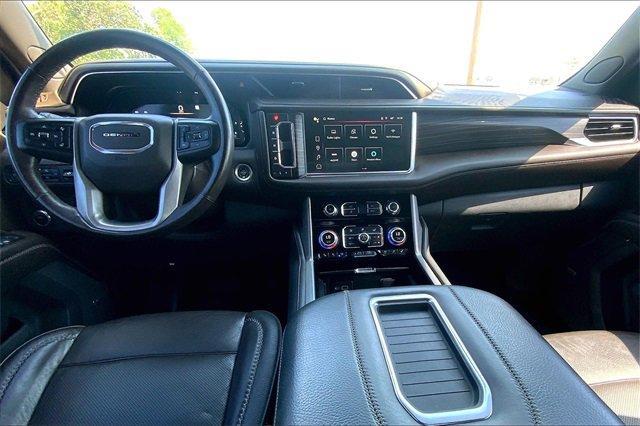 2022 GMC Yukon XL Vehicle Photo in TOPEKA, KS 66609-0000