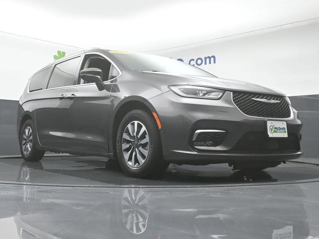 2021 Chrysler Pacifica Vehicle Photo in Marion, IA 52302