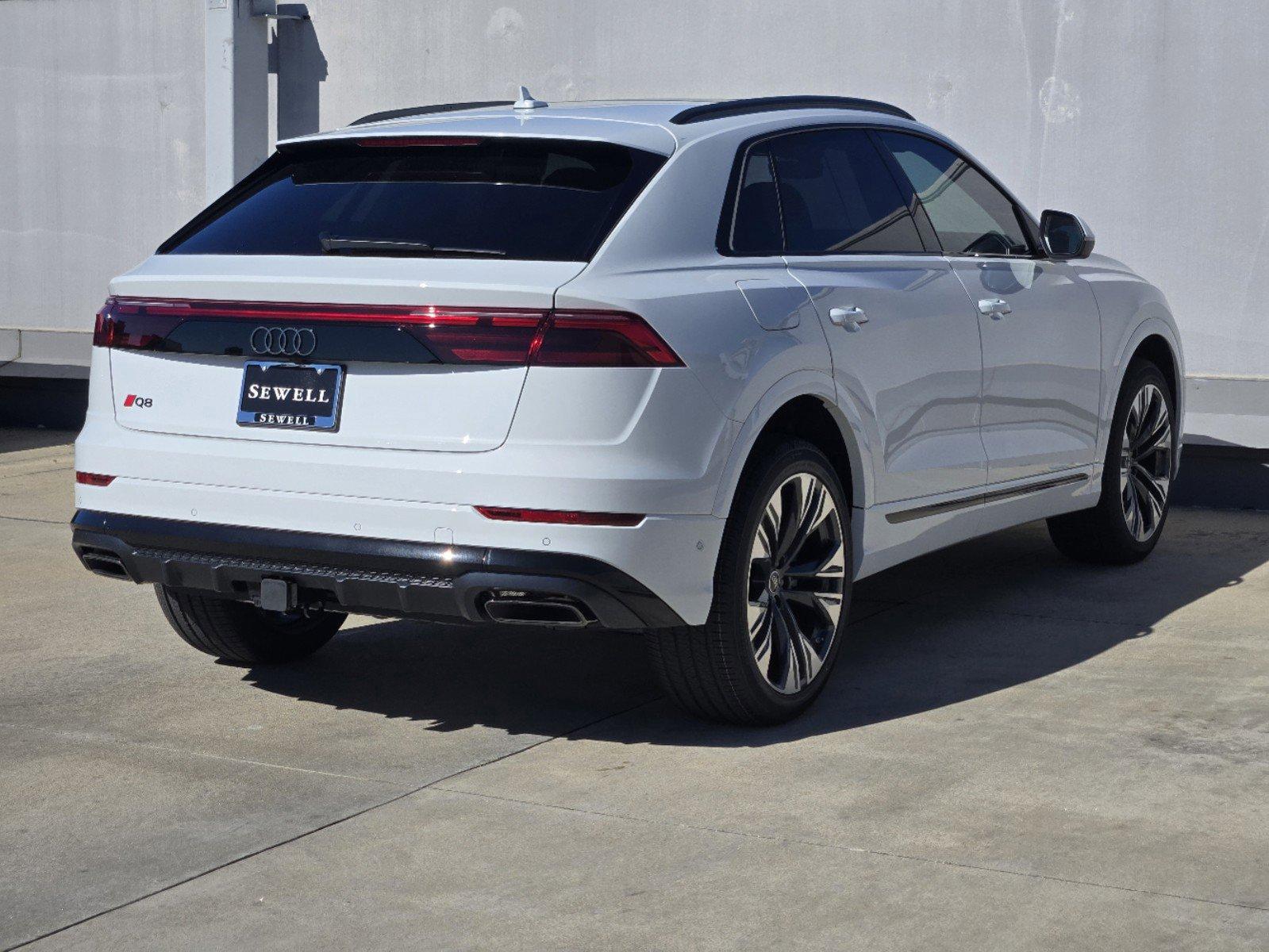 2025 Audi Q8 Vehicle Photo in SUGAR LAND, TX 77478