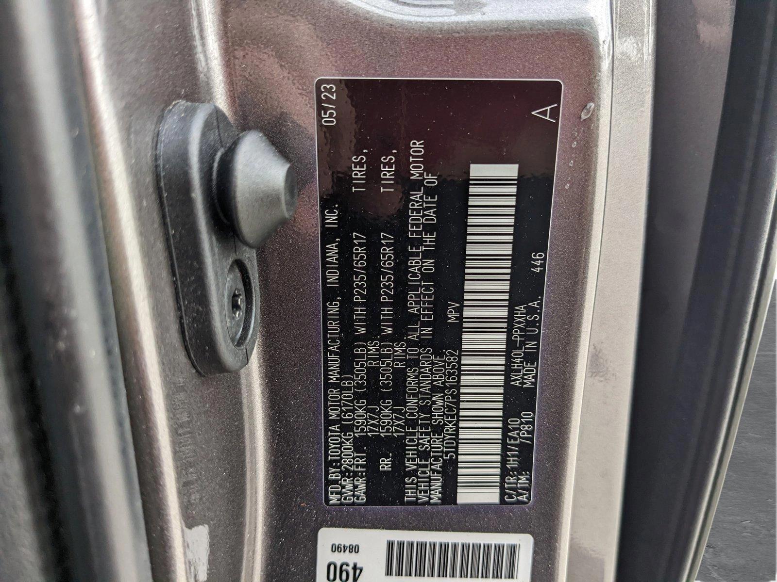 2023 Toyota Sienna Vehicle Photo in Davie, FL 33331