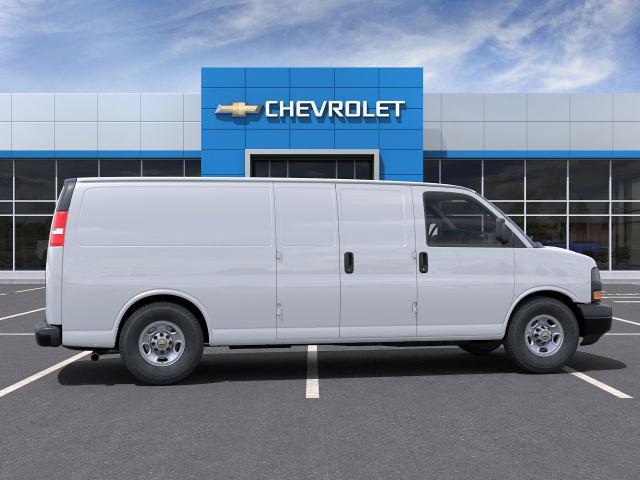 2025 Chevrolet Express Cargo 2500 Vehicle Photo in PEMBROKE PINES, FL 33024-6534