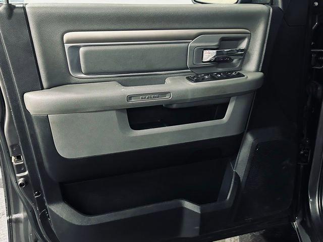 2017 Ram 1500 Vehicle Photo in MEDINA, OH 44256-9631