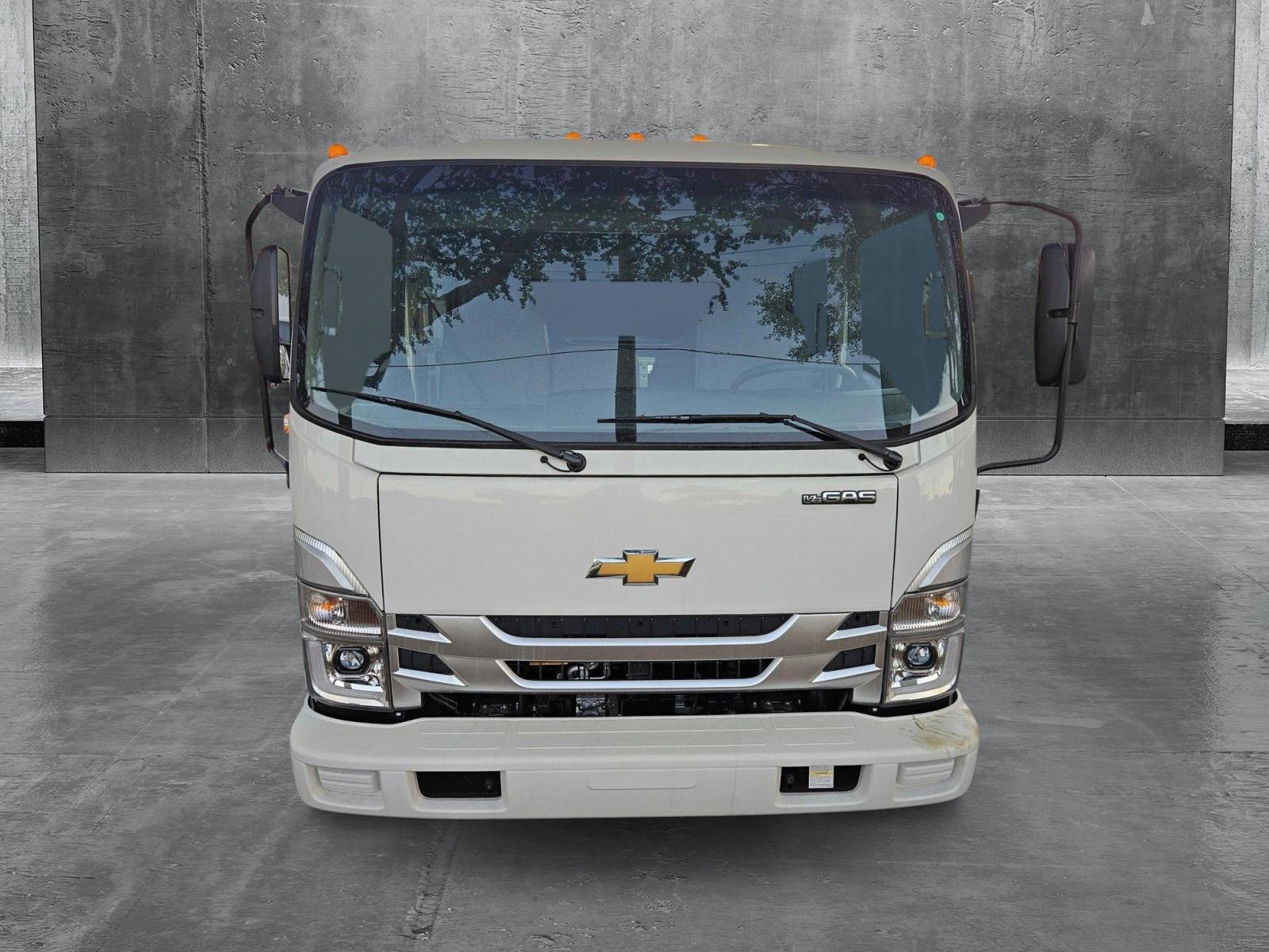 2025 Chevrolet Low Cab Forward 3500 Vehicle Photo in GREENACRES, FL 33463-3207