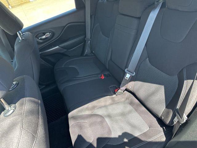 2019 Jeep Cherokee Vehicle Photo in MEDINA, OH 44256-9631