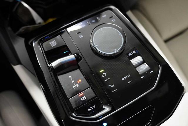 2024 BMW 530i xDrive Vehicle Photo in GRAPEVINE, TX 76051