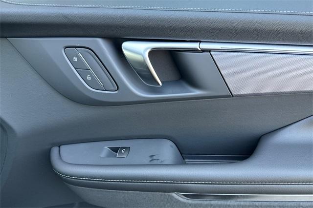 2025 Buick Enclave Vehicle Photo in ELK GROVE, CA 95757-8703