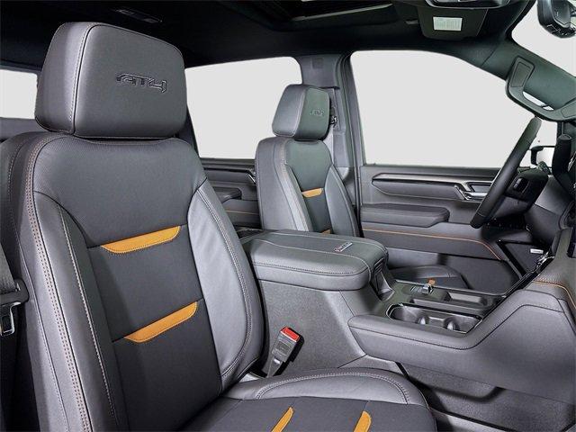 2025 GMC Sierra 2500 HD Vehicle Photo in PUYALLUP, WA 98371-4149