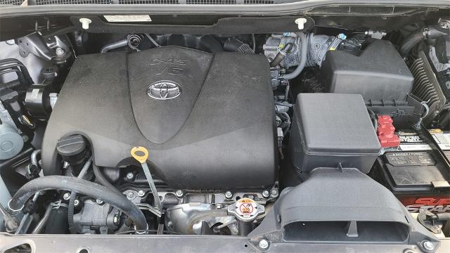 2017 Toyota Sienna Vehicle Photo in FLAGSTAFF, AZ 86001-6214