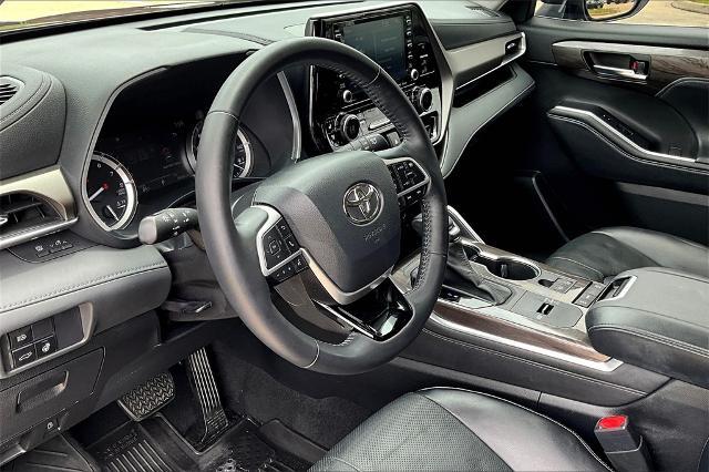 2022 Toyota Highlander Vehicle Photo in Houston, TX 77007