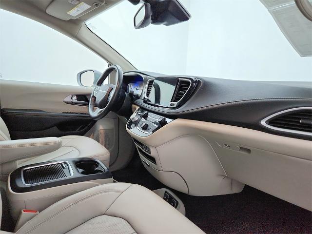 2021 Chrysler Pacifica Vehicle Photo in Grapevine, TX 76051