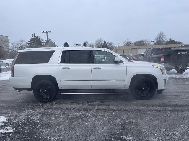 2019 Cadillac Escalade ESV Vehicle Photo in BEACHWOOD, OH 44122-4298