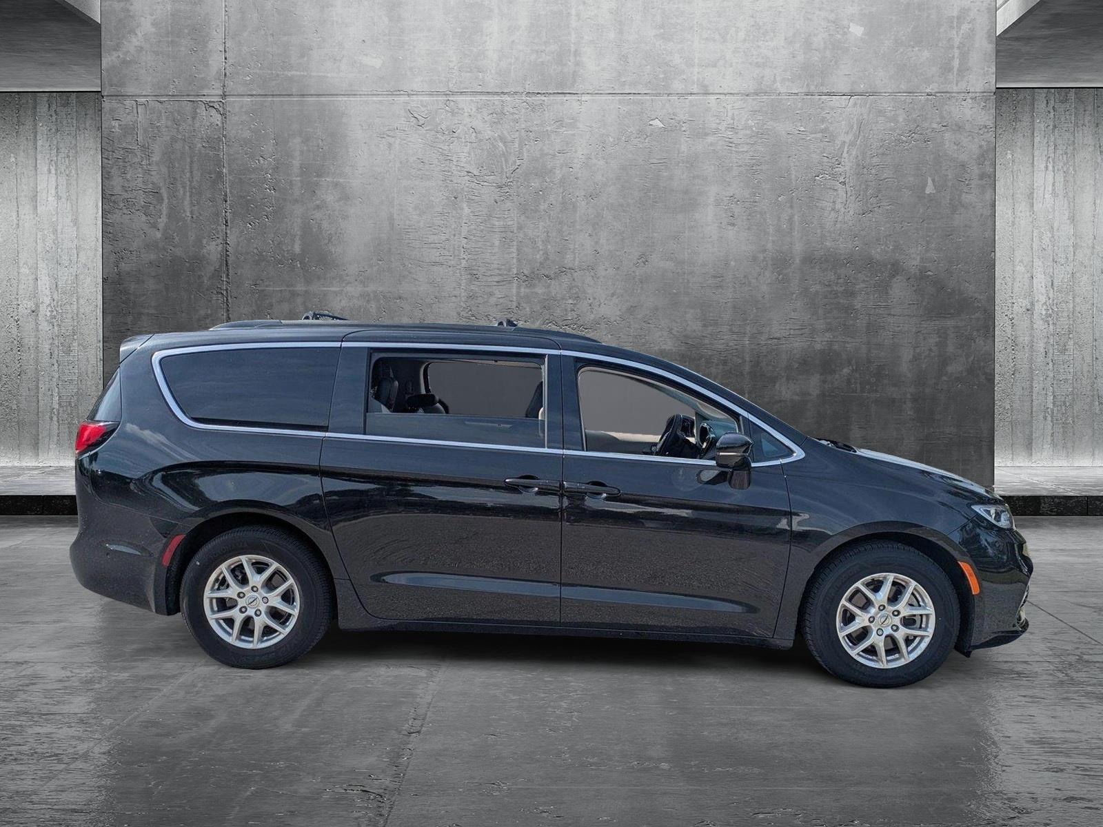 2022 Chrysler Pacifica Vehicle Photo in Sarasota, FL 34231