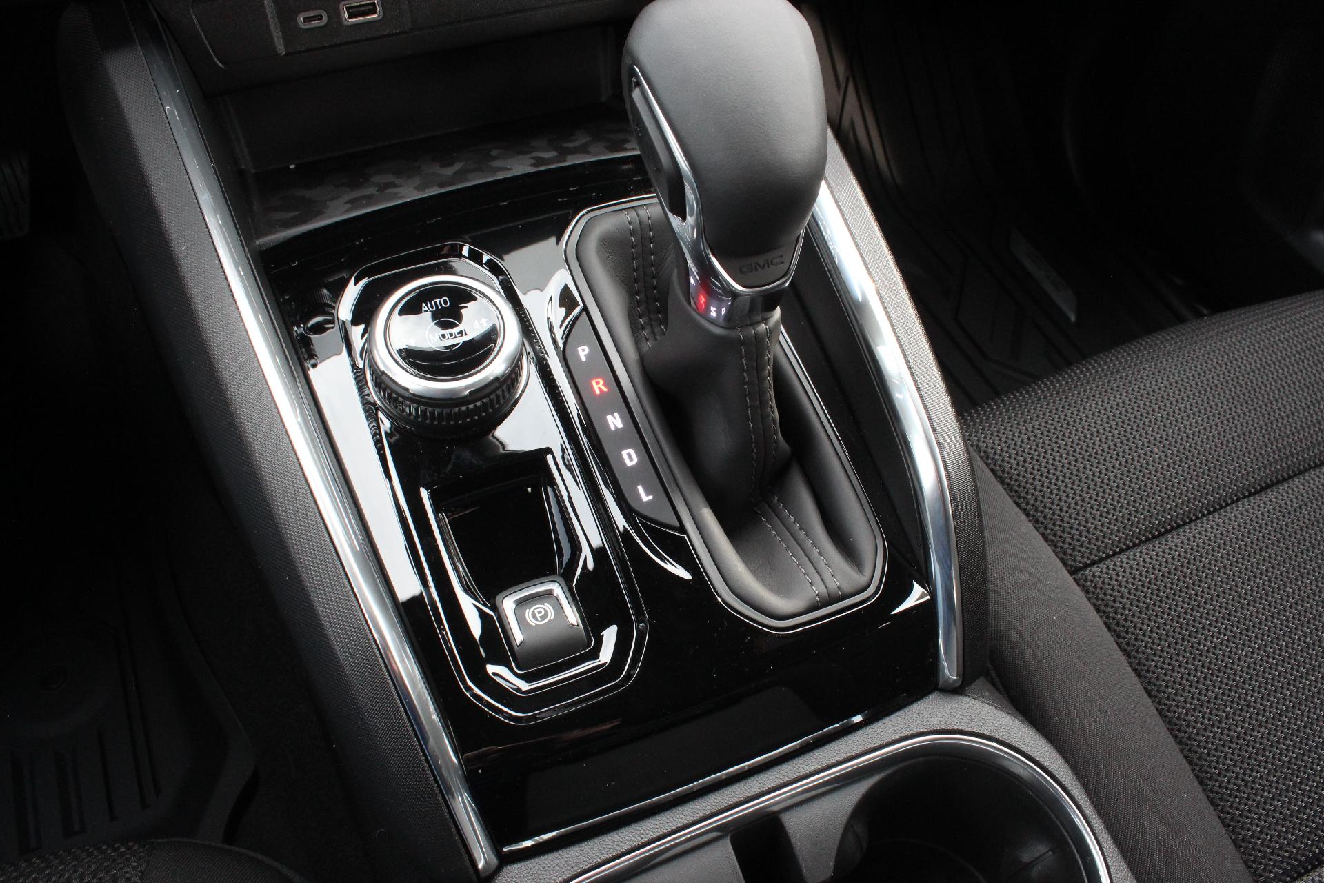 2025 GMC Canyon Vehicle Photo in AURORA, CO 80012-4011