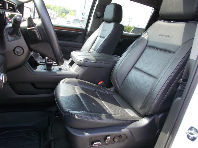 2023 GMC Sierra 1500 Vehicle Photo in LOWELL, MA 01852-4336