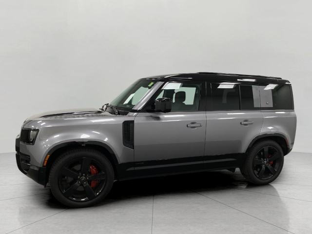 2024 Defender Vehicle Photo in Appleton, WI 54913