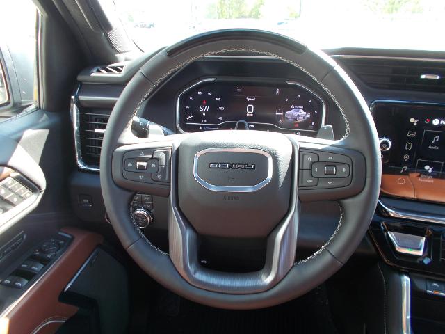 2025 GMC Sierra 1500 Vehicle Photo in LOWELL, MA 01852-4336