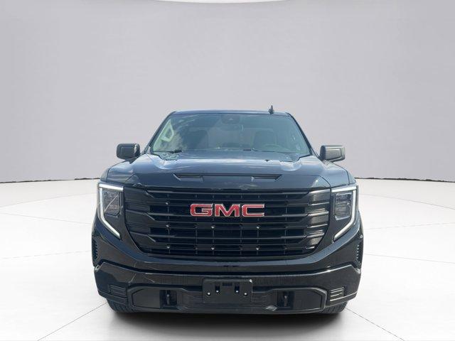 2023 GMC Sierra 1500 Vehicle Photo in LEOMINSTER, MA 01453-2952
