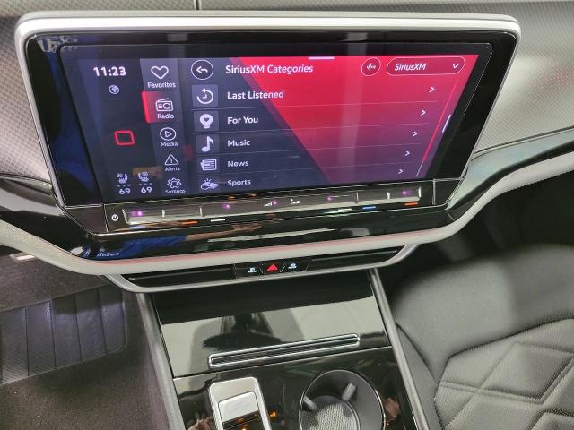 2024 Volkswagen Atlas Vehicle Photo in APPLETON, WI 54914-4656