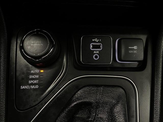 2021 Jeep Cherokee Vehicle Photo in Appleton, WI 54913