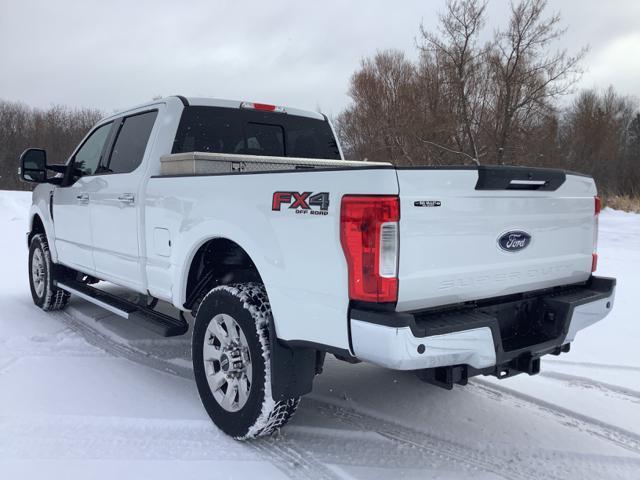 2019 Ford F-250 Super Duty Lariat photo 3