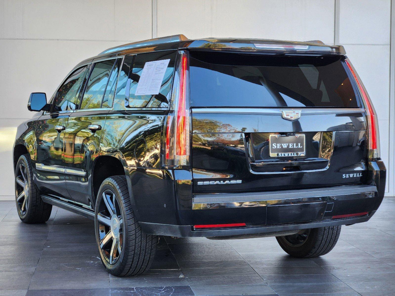 2017 Cadillac Escalade Vehicle Photo in HOUSTON, TX 77079-1502