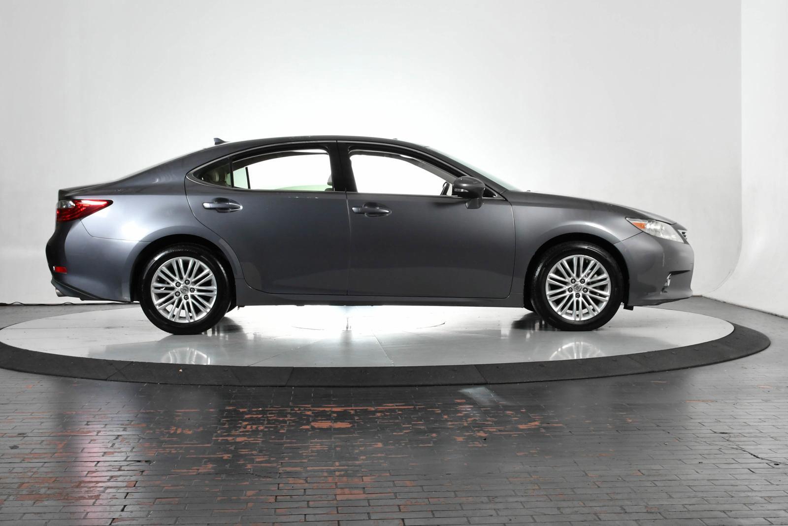 2013 Lexus ES 350 Vehicle Photo in DALLAS, TX 75235