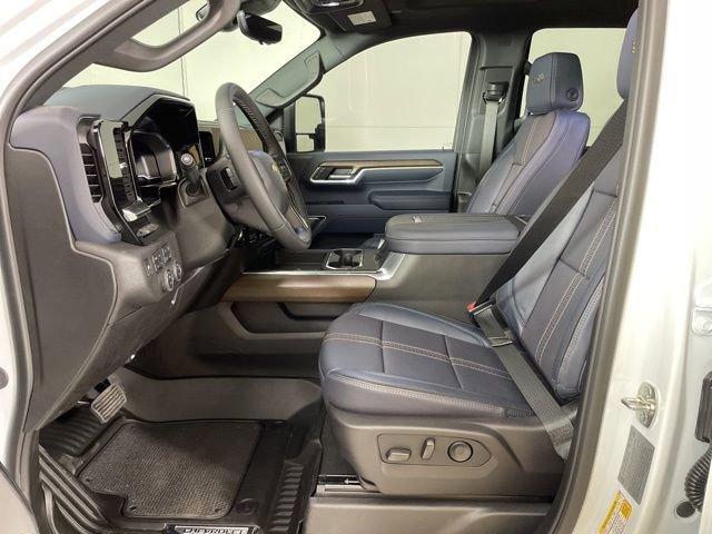 2025 Chevrolet Silverado 3500 HD Vehicle Photo in PHOENIX, AZ 85014-3381