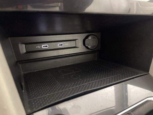 2022 Volkswagen Tiguan Vehicle Photo in PHOENIX, AZ 85014-3381