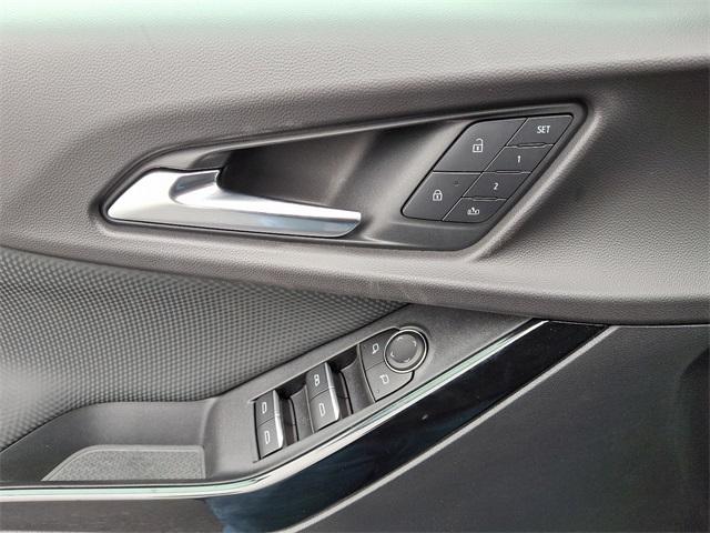 2025 Chevrolet Equinox Vehicle Photo in LEWES, DE 19958-4935