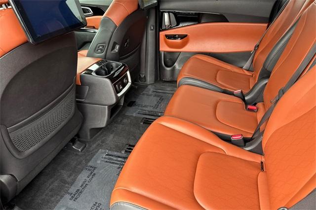 2022 Kia Carnival Vehicle Photo in ELK GROVE, CA 95757-8703