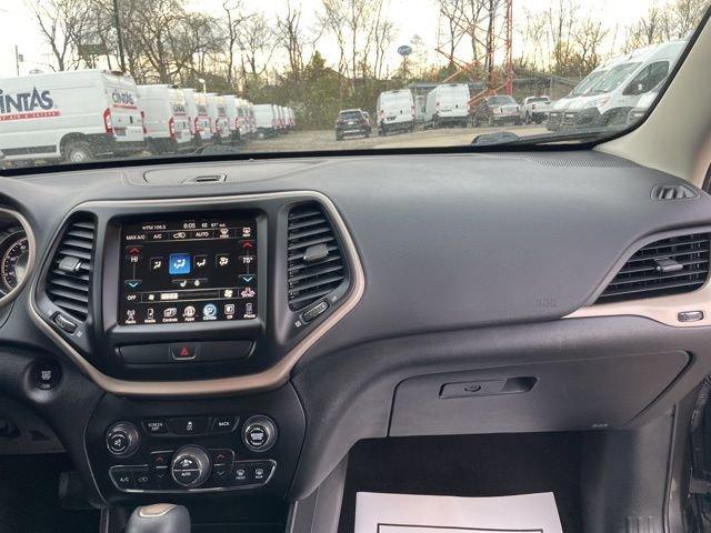 2017 Jeep Cherokee Vehicle Photo in MEDINA, OH 44256-9631