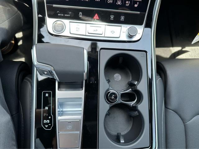 2025 Audi Q7 Vehicle Photo in HOUSTON, TX 77090