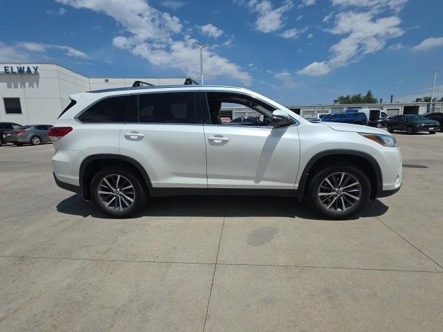 2019 Toyota Highlander Vehicle Photo in ENGLEWOOD, CO 80113-6708