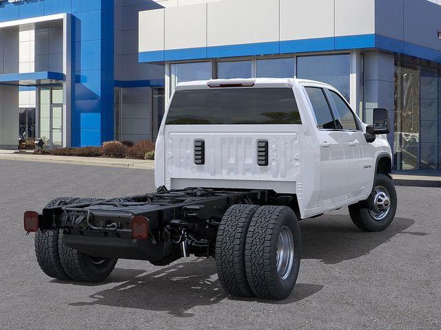 2025 Chevrolet Silverado 3500 HD Chassis Cab Vehicle Photo in DANBURY, CT 06810-5034