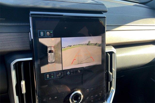 2024 GMC Acadia Vehicle Photo in TOPEKA, KS 66609-0000