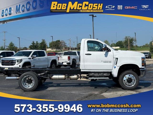 2024 Chevrolet Silverado 5500 HD Vehicle Photo in COLUMBIA, MO 65203-3903